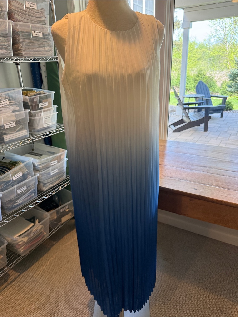 Sleeveless Ombre Pleated Maxi Dress - White to Blue